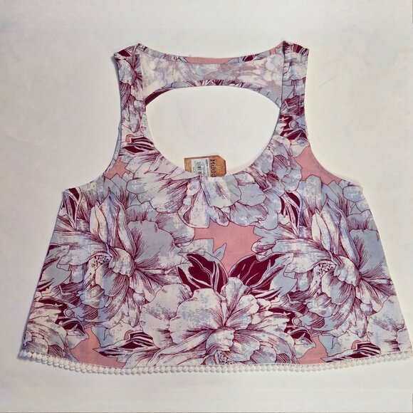 Mudd Open Back Swing Crop Tank - Juniors Size: M, Color Peach Floral - Picture 3 of 4